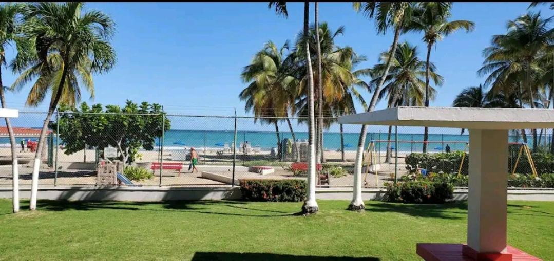 Beach Apartments At Marbella Del Caribe San Juan Exteriör bild